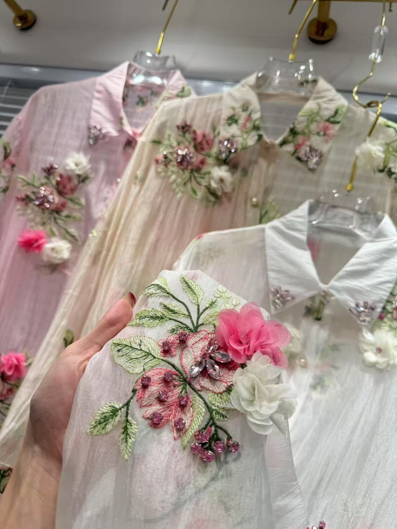 Luxury Style Flowers Embroider - đánh giá và giá Luxury Lifestyle Women